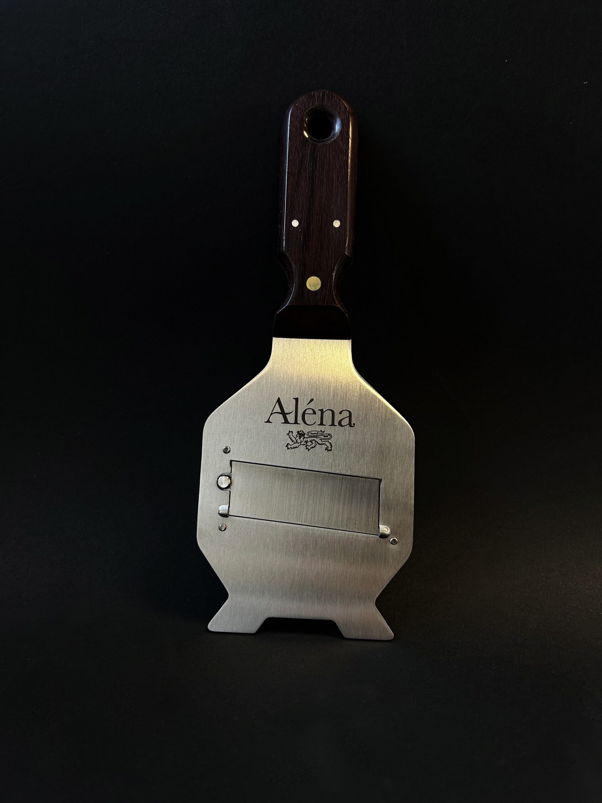 La mandoline à truffes Alba d'Alessi, l'élégance du design