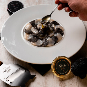 Carpaccio de Saint-Jacques à la truffe noire